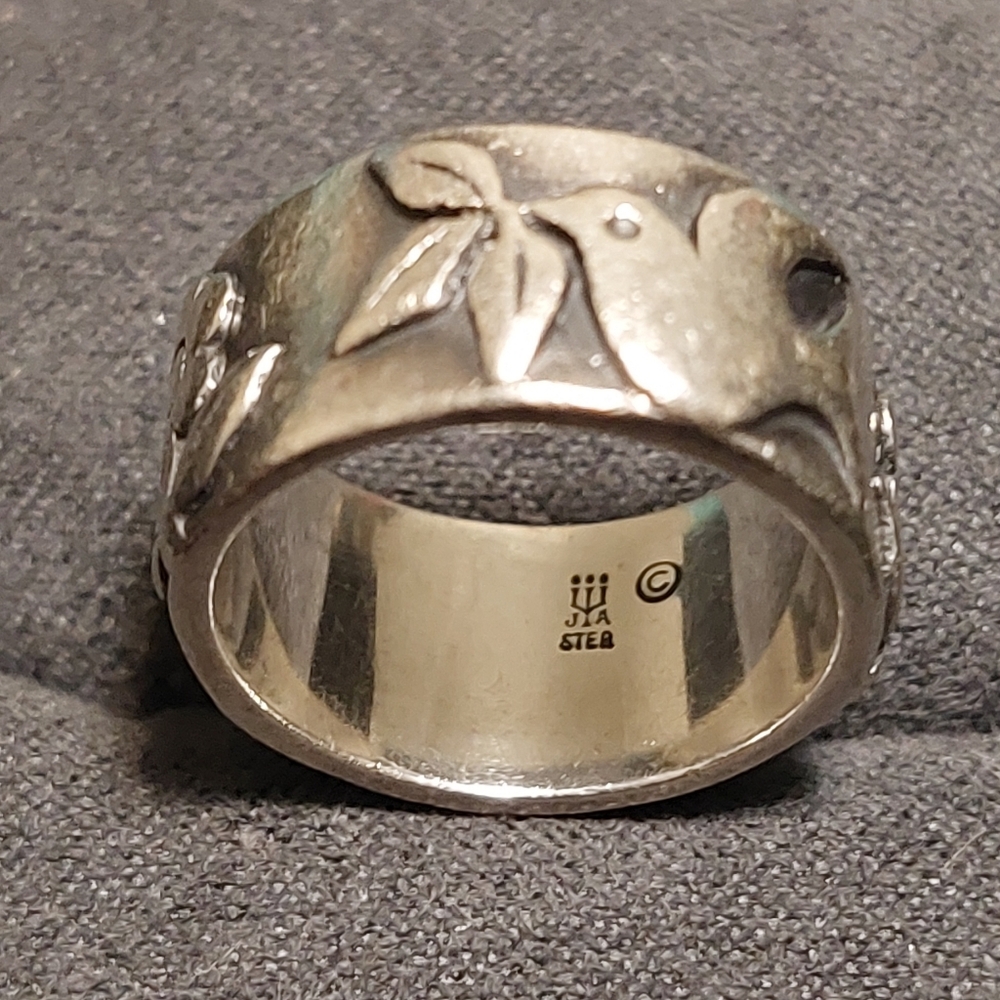James Avery La Paloma Ring